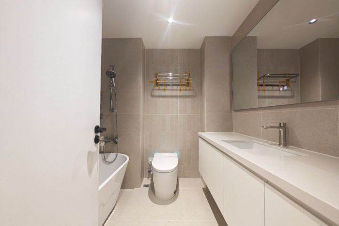 Natural Museum Station, newly renovated, first for rent, with underground parking.