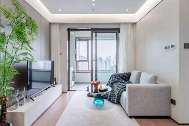 Modern 2brs with floor heating and balcony in People Square 