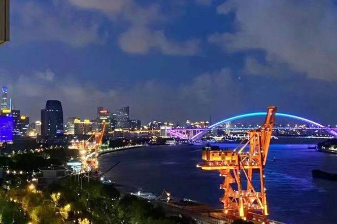 modern big 3brs wall heating open balcony beside Huang pu river line 7,12 many mall 31K