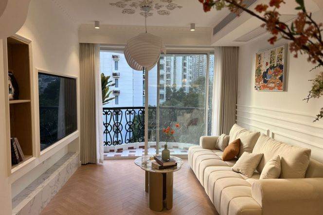 3 Brs, 2 Baths with Open Balcony/Floor Heating/Central ac/Oven, 150 sqm @ Wuning metro L13