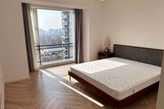 Wutong District, accessible from both north and south, 4-bedroom with underfloor heating