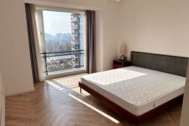 Wutong District, accessible from both north and south, 4-bedroom with underfloor heating