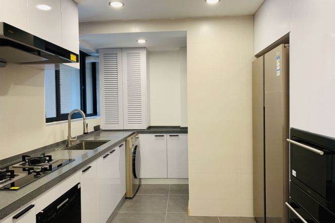 Modern 2brs with floor heating in Jing an area