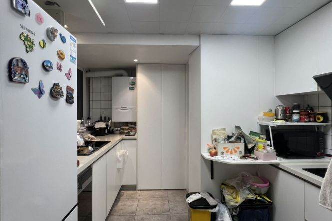 Modern 2brs with floor heating in Jing an area