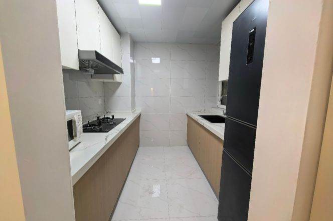 modern big 2brs floor heating brand new furniture near Yu yuan road beside line 2,11 