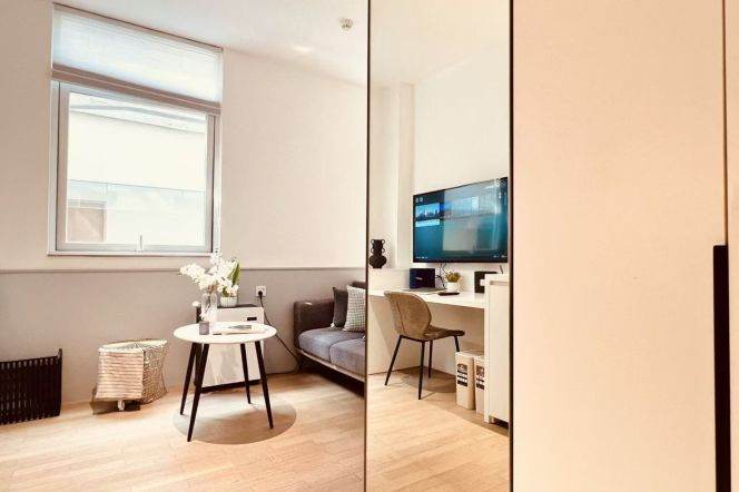 1Studio near line 11 and convenient to Jiao'tong Uni can long and short term lease