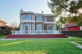 Villa@Songjiang district 479sqm with quality design large private garden and lift inside