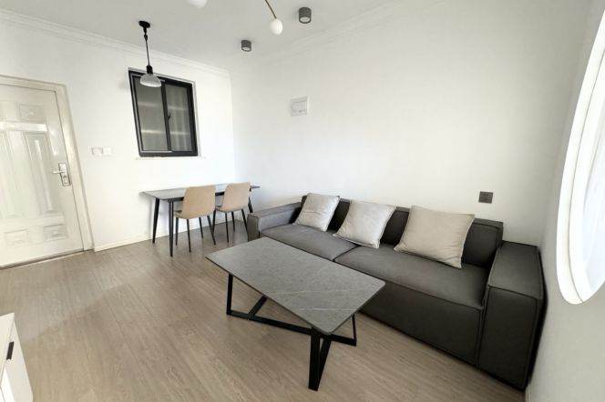 8k Clean 2Br with elevator Nr Caoyang Rd.line3/4/11/14 can be short term