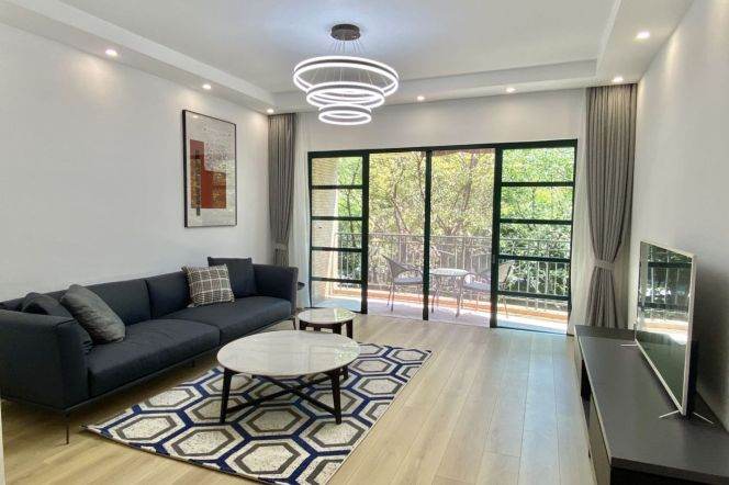 Lujiazui/3br2bt/central AC/floor heat/oven/outdoor balcony/club/tennis court/pool