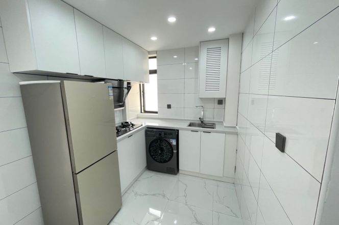 8k Clean 2Br with elevator Nr Caoyang Rd.line3/4/11/14 can be short term