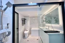 Nice dress room. 1sr floor. Big terrace 