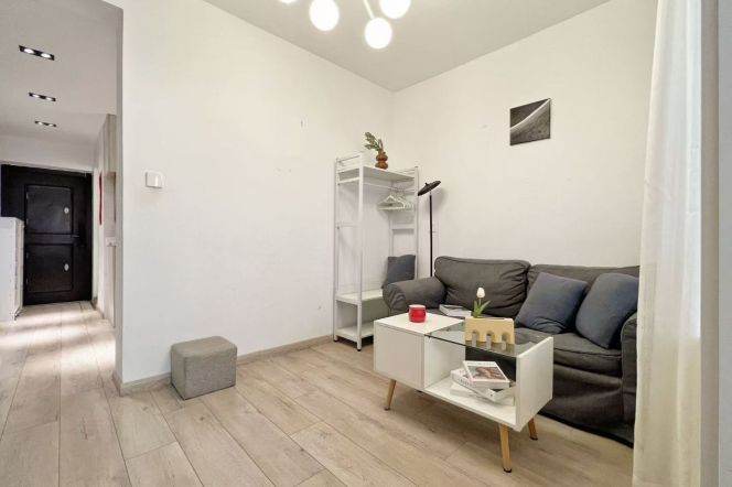 Nice&bright 1br/1lr @changping rd sta 5.3k