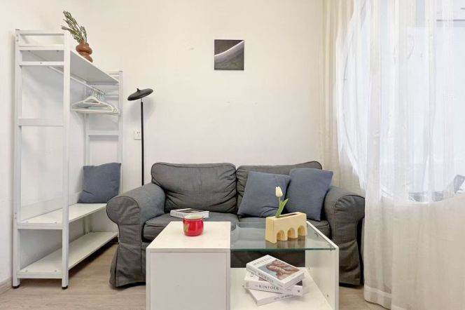 Nice&bright 1br/1lr @changping rd sta 5.3k