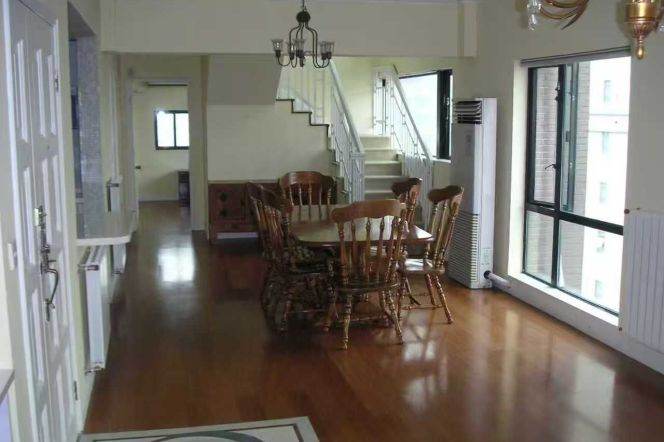 Jiangsu Rd. Duplex 5br and 5ba top floor nice view 