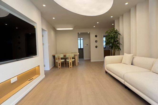 Decent 3br/2bt Flat close to Line 10 Longxi Road