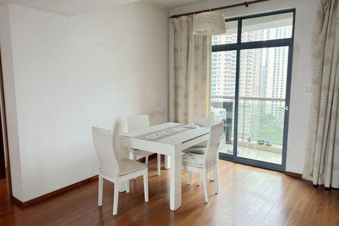 2 Brs, 2 Baths with Open Balcony, 140 sqm @ Shangcheng metro L9