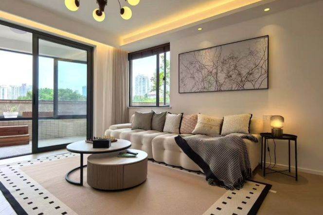 Luxury 3BR with Expansive Private Terrace in Prime Ladoll | W. Nanjing Station
