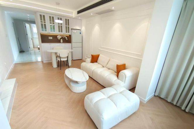 West yan'an rd/spacious 1br 2lr/elevator/bright room@L3/4