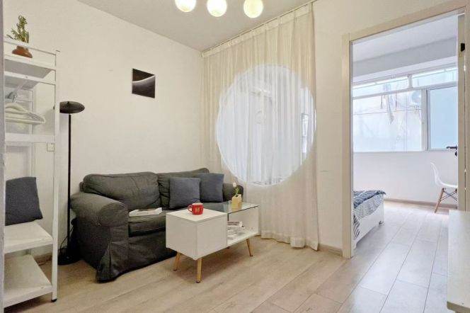 Nice&bright 1br/1lr @changping rd sta 5.3k