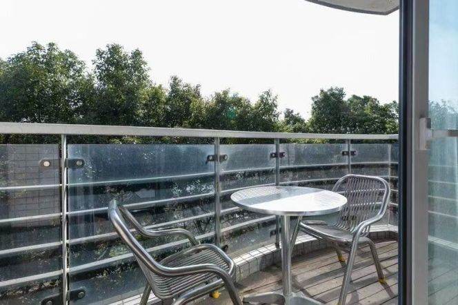 Modern 3brs with floor heating and balcony in central downtown 