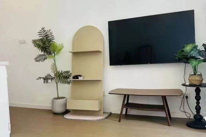 Cozy&bright 1br/terrace@south shanxi rd sta 6.8k