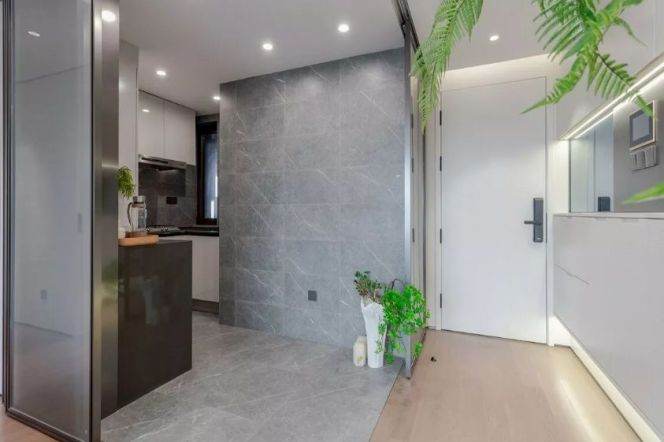 Modern 2brs with floor heating and balcony in People Square 