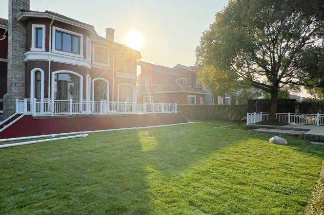 Villa@Songjiang district 479sqm with quality design large private garden and lift inside