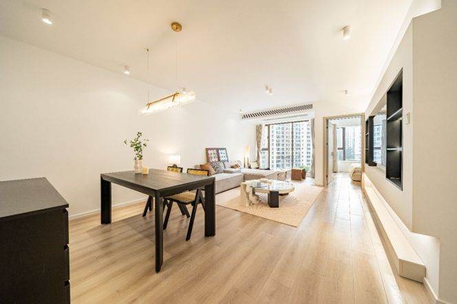 modern brand new 2 brs floor heating brand new furniture beside Su zhou river 17K