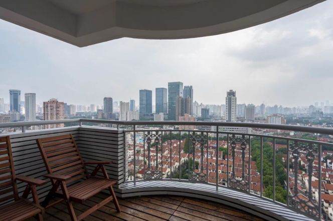 decent 3beds 2baths - prime location- marvellous view @ line 2/7/14 jing’an temple 