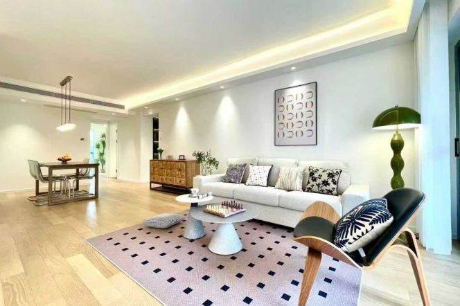 One park spacious 3br/2bt@Jing'an temple 145sqm with nice open balcony