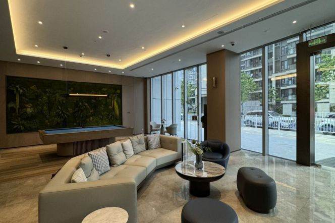  1br, new building, free wifi& gym, Next to subwayL11& Malls,5.2k