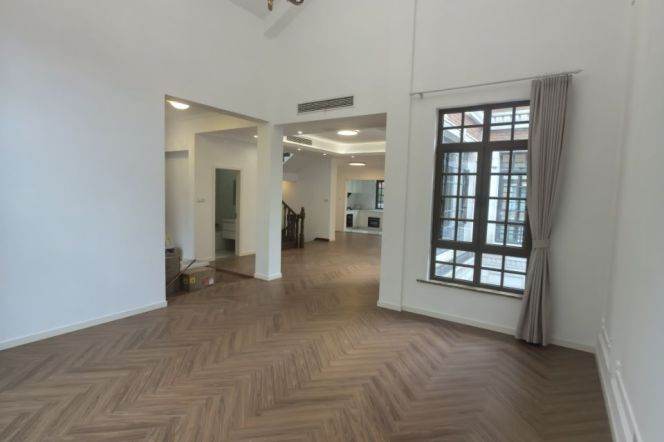 modern big 4brs house with floor heating big garden near Zhang jiang only 52K