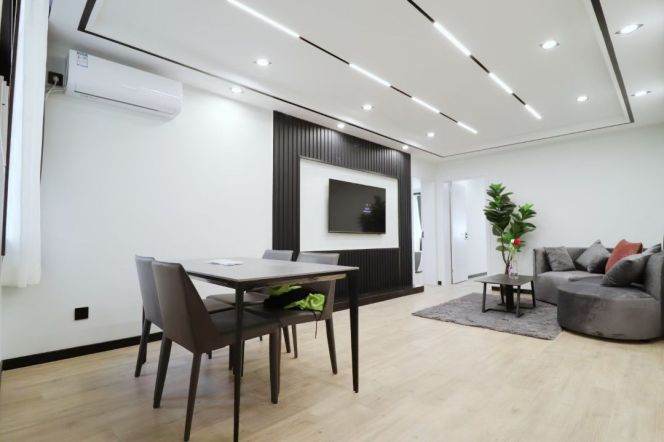 Spacious 2Brs/1Lr/1Bt apt nr Changshou rd,M7/13