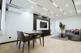 Spacious 2Brs/1Lr/1Bt apt nr Changshou rd,M7/13