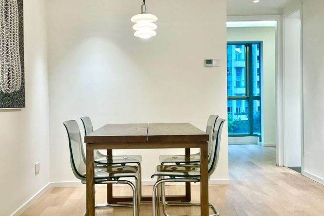 Changping Rd metro/3br2bt/central AC/floor heat/free club/tennis court/pool/dishwasher