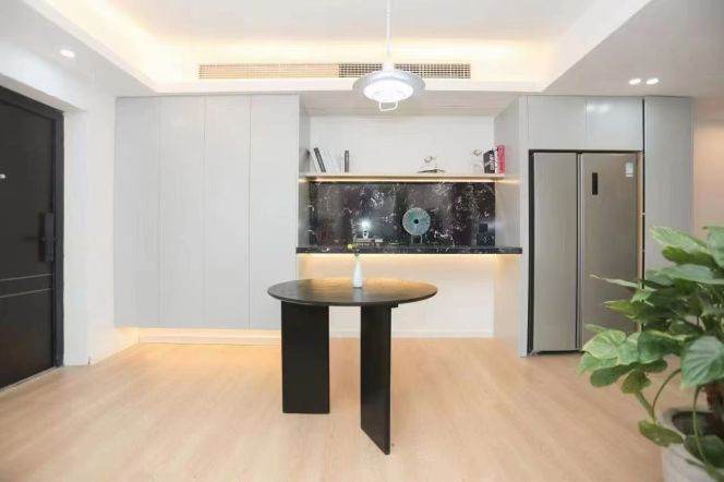 bright -modern -1bed with elevator @ line 7 changping road 