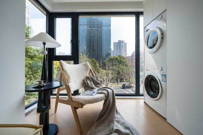 Jing’an Regent garden -1bed modern-elevator - decent entrance-line 7 Changping Road 