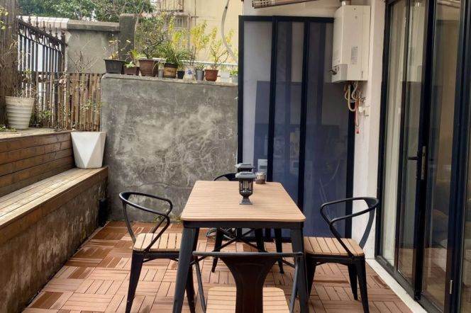 Huge Private Garden 1Bed Big Living Space@ChangLe Road	