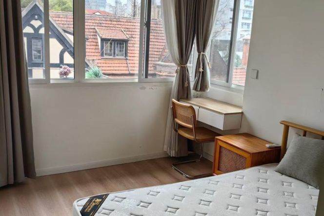 Bight & Cozy 1 br on XinHua Rd .easy to L 10/11 JiaoTong University st.
