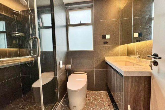 Changping Rd metro/2br2bt/central AC/floor heat/oven/dishwasher/free club/tennis court