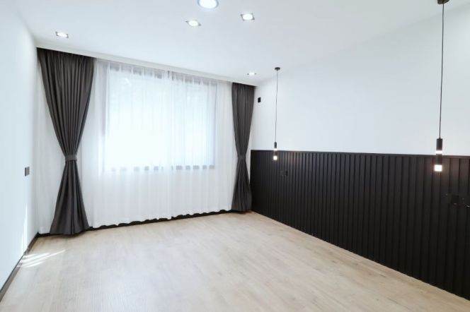 Spacious 2Brs/1Lr/1Bt apt nr Changshou rd,M7/13