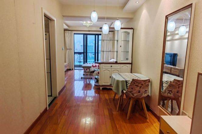 Nice 1 br with open view near LuJiaZui,  3 mins walking to L 14 YuanShen Rd st.