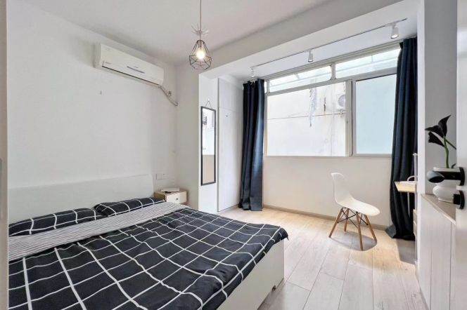 Modern 1br/1living room & oven @Changping Rd & Line 7