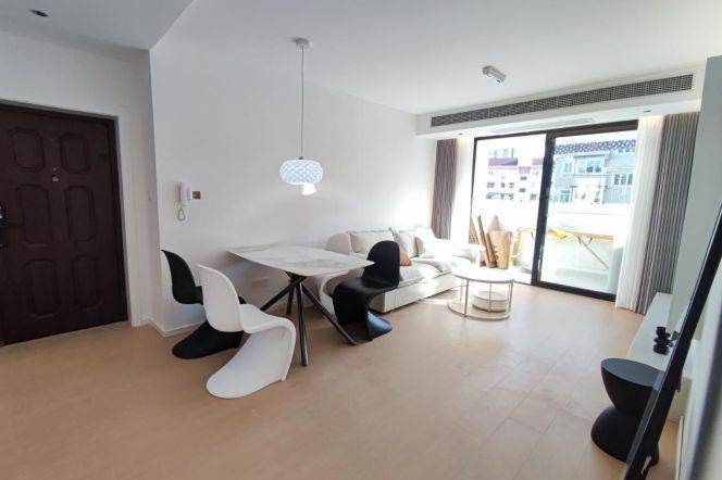 Gubei 2 bright and sunshine cozy 2br plus outside balcony