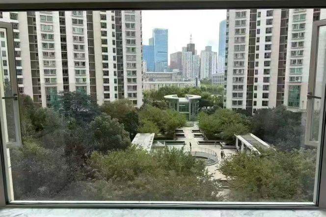 Modern 4brs with floor heating and balcony in Jing an area