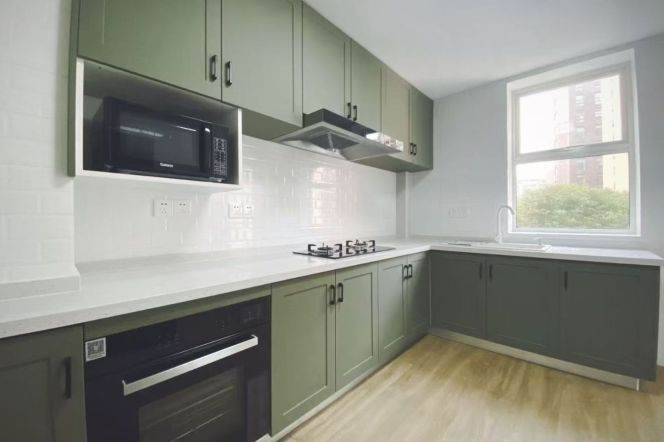 modern 4brs floor heating modern furniture near Lujiazui and century park only 22.3K