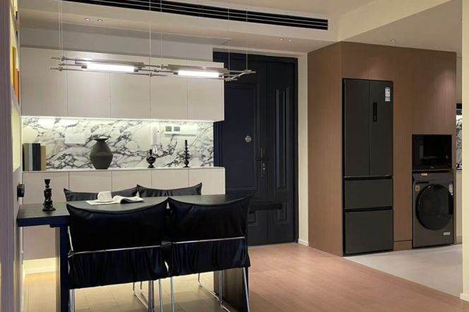 Great Compound/Spacious&Modern&Bright 2Bdrs 1Bath Apt+L14 Wu Ding Rd+Huge Balcony