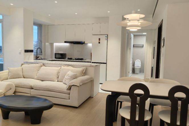 Xiaonanmen/2br2bt/central AC/floor heat/oven