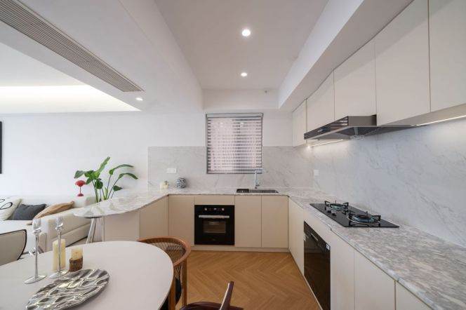 Spacious bright 2br/2bt@Hanzhong rd 130sqm with ceiling to floor windows