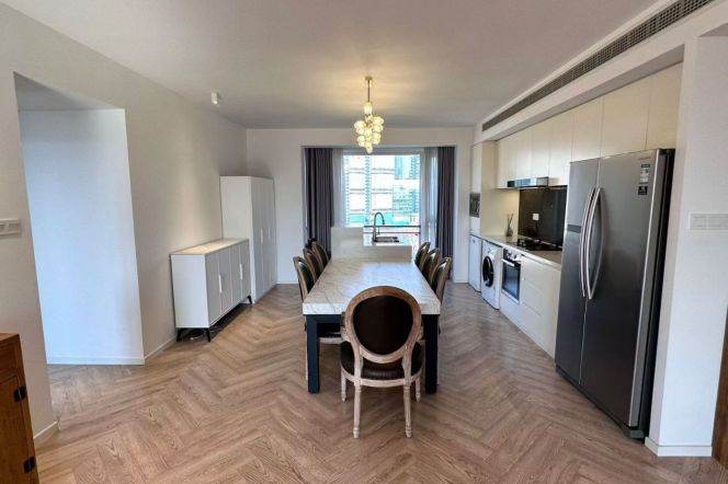 Changshu Rd /Shanghai Library/4br3bt/central AC/floor heat/oven